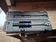 Klucz dynamometryczny 10-60 NM.