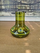 Zielony wazonik szklany – wytwórnia Ilmenau – lata 60.