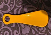 Łyżka do butów żółta 