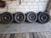 Opony zimowe Navigator Dębica 205x55 R16 z felgami stalowymi 