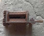 Sieczkarnia stare wałki rozdrabniacz kruszarka loft industrial 