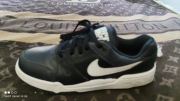BUTY MIEJSKIE SPORTOWE NIKE  r. 40 /25 HURTOWNIA UŻYWANYCH BUTÓW