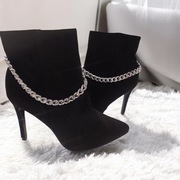 Czarne botki na szpilce z łańcuchem eleganckie kozaki