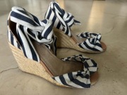 Buty damskie na koturnie roz 36, paski biało granatowe