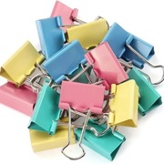 kolorowe klipsy 19 mm pudełko 40 sztuk klamerki spinacze