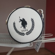 Torebka U.S. Polo Assn. okrągła listonoszka biała Off-
