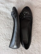 Czarne skórzane eleganckie buty baleriny w kwiatki Clarks ok. 38 - 39