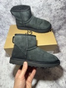 Buty UGG Classic r. 37 Czarne Skóra Naturalna Używane