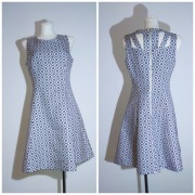 Sukienka rozkloszowana kwiaty szara 38 M wesele