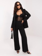 Czarny damski garnitur z wiązaniem w talii