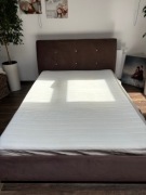 Łóżko podwójne z materacem 