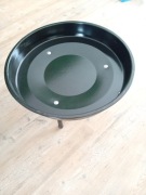 Palenisko na trzech nogach. Średnica 50 cm głębokość 7 cm 