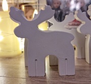 Renifer z gipsu ceramicznego 8 cm wys. 7 cm szer.