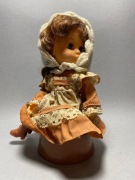 STARA ZABAWKA LALKA Z POZYTYWKĄ #560