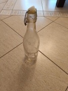 Szklana butelka z zamknięciem na pałąk / korek mechaniczny