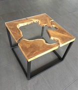 Stolik kawowy ,,mapa”z drewna teakowego z szybą