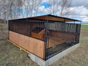 Boksy, zagrody, klatki dla psów, pomieszczenie gos