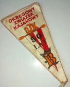 Proporczyk OZK Okręgowy Związek Kajakowy 5o lat Kraków herb WFS