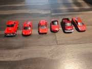 Zestaw samochodów metalowych większych