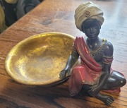 Figurka chłopca z Afryki?  Wykonana z masy pla6