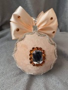 Kremowe kulki welurowe 