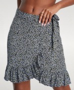 Niebieska spódnica w kwiatuszki, Vila r. 38, 100 proc wiskoza