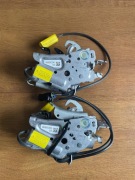 Bmw G60 G61 G70 G90 zamek pirotechniczny maski 9880005 9880006 komplet