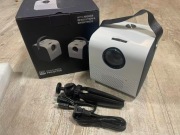 Mini projektor LED HD HDMI USB TF AV z pilotem i statywem