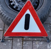 Trójkąt ostrzegawczy mercedes w124 w201