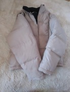 Beżowa kurtka bomberka