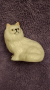 Porcelanowa stara figurka uroczy biały kotek perski