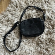 Sinsay czarna wezowa mala torebka pudelkowa