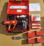 HILTI DX 6 GWOZDZIARKA + MAGAZYNK MX 72 GWOZDZIE STAL BETON + NABOJE FULL