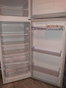 Lodowka wolnostojaca wys.150 cm szerokosc i glebokosc 53 cm..