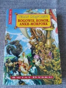 Pratchett Bogowie honor Ankh-Morpork