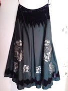 Elegancka, czarna spódnica wieczorowa marki Monnari