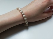 Bransoletka beżowe kremowe kamienie jeden złoty