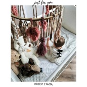 karuzela makrama do dziecięcego pokoju