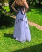 Sukienka biało-czarna, z podwójną halką na wzrost ok 165-180 cm