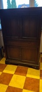 Sprzedam drewnianą szafę 
