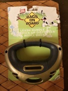 Uchwyt do smyczy z pojemnikiem na woreczki Bags on board