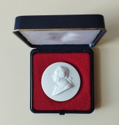 Medalion Pamiątkowy - Fryderyk Wielki - Porcelana Biskwitowa - 40mm