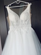 Suknia ślubna dekolt V rozm.S/M koronka