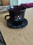 Sześć filiżanek ze spodkami czarne szkło PRL