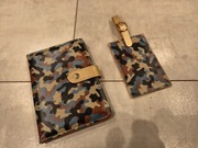 Etui na paszport i zawieszka bagażowa w moro