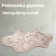 Podstawka gipsowa – nieregularny kształt, unikalny design.