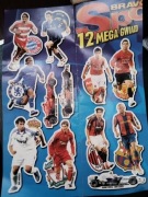 Zestaw naklejek piłkarskich oraz F1