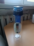 Sagaform Bidon z pojemnikiem na owoce niebieski 750 ml 