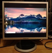 Monitor LCD Samsung Syncmaster 740n 17" z przewodem D-sub VGA