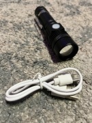 Latarka led t6 z akumulatorem